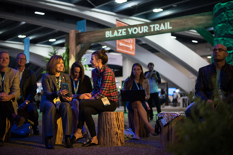 Blaze your trail by building your Dreamforce agenda in advance.