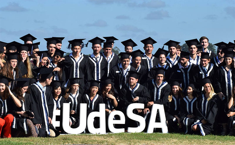New graduates of Universidad de San Andrés (UdeSA)